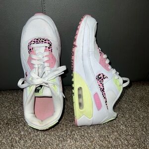 Nike Air Max 90 GS “Pink Barely Volt”